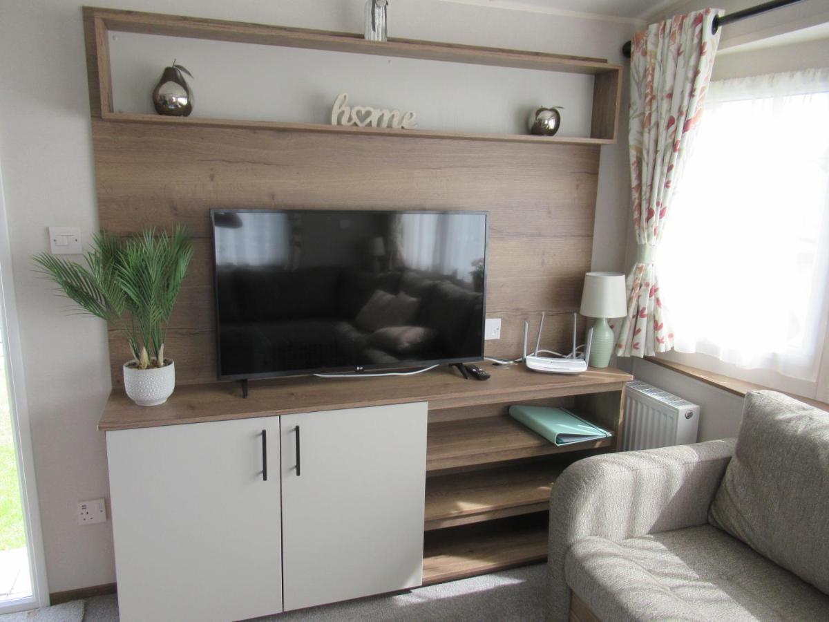 Chichester Lakeside Self-Catering Holiday Home Buitenkant foto