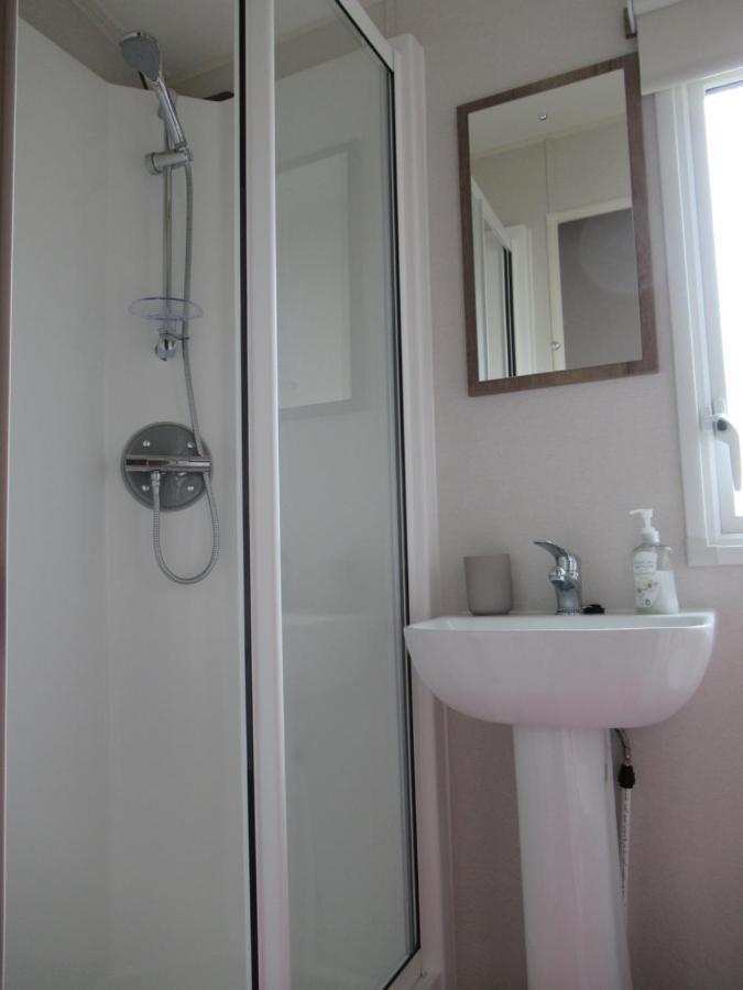 Chichester Lakeside Self-Catering Holiday Home Buitenkant foto