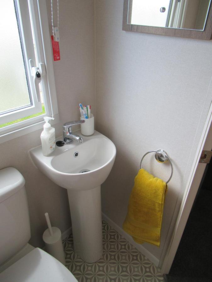 Chichester Lakeside Self-Catering Holiday Home Buitenkant foto