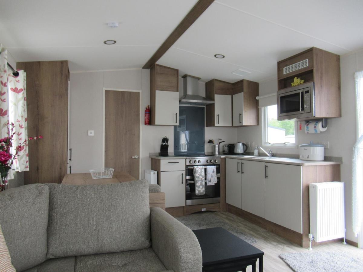 Chichester Lakeside Self-Catering Holiday Home Buitenkant foto