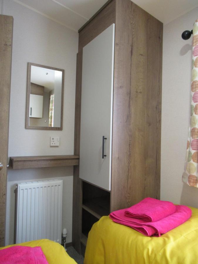 Chichester Lakeside Self-Catering Holiday Home Buitenkant foto