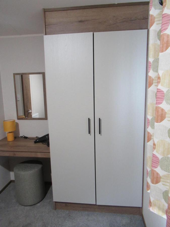 Chichester Lakeside Self-Catering Holiday Home Buitenkant foto